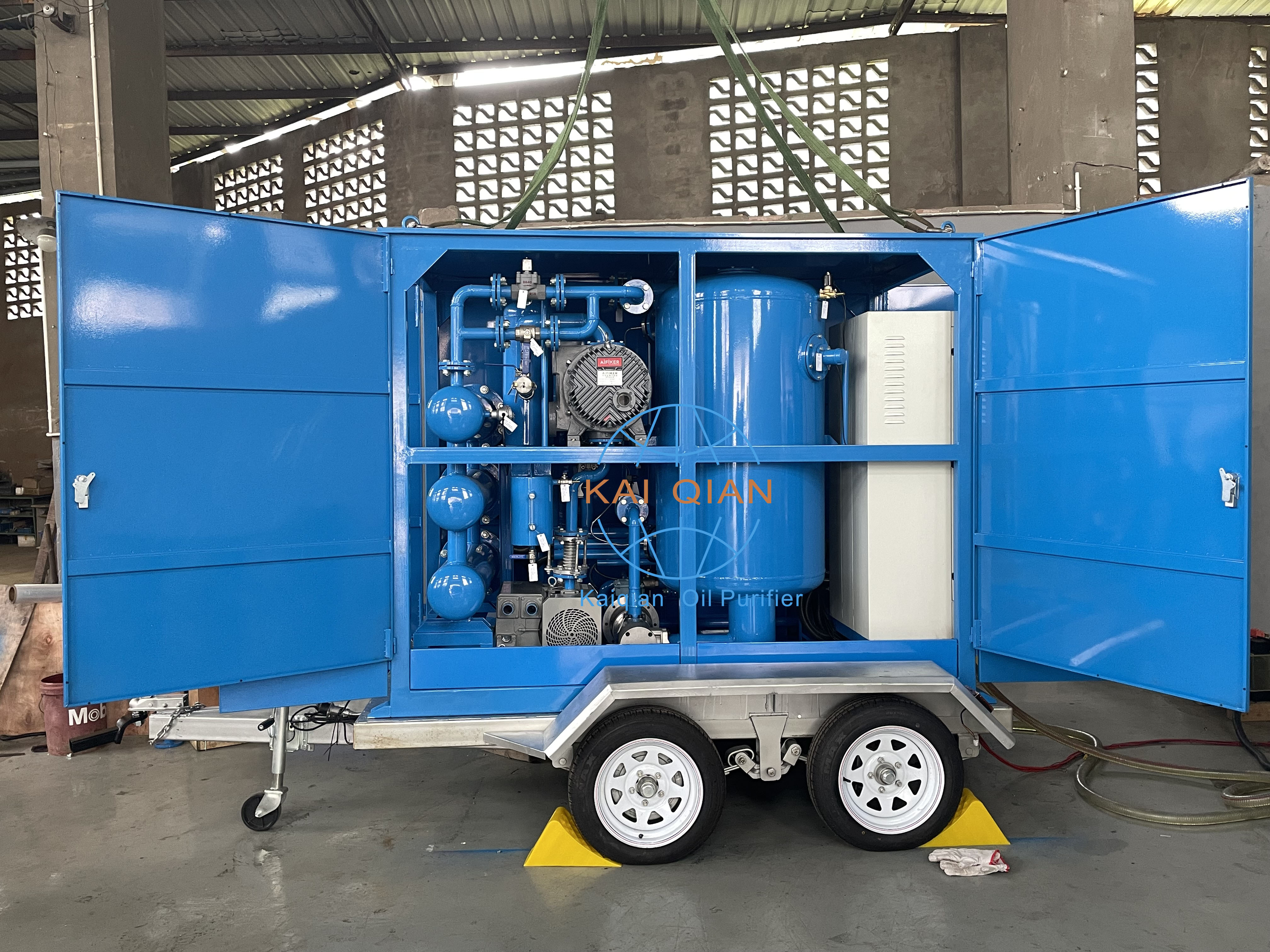 出口厄瓜多爾設(shè)備：拖車(chē)式變壓器油真空濾油機(jī)介紹!